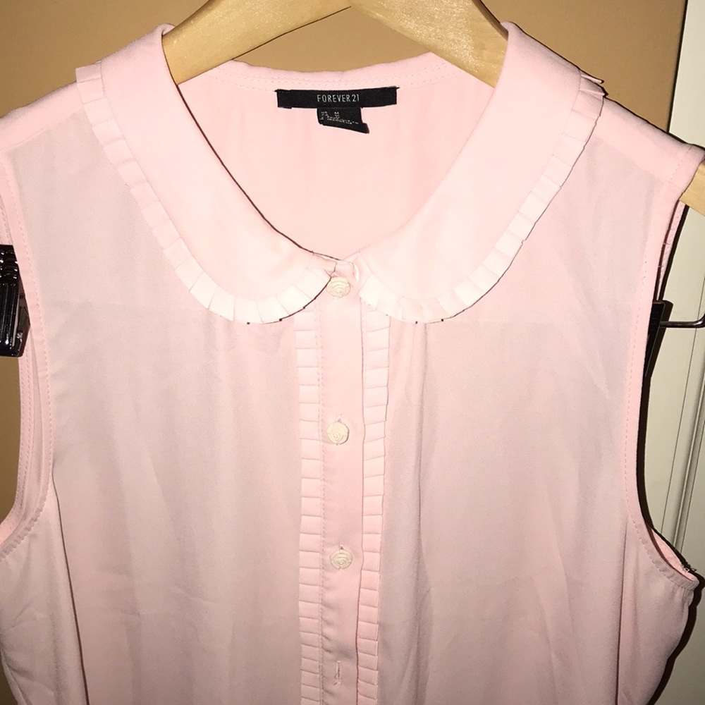 Forever 21 Sleeveless Shirt. View 3